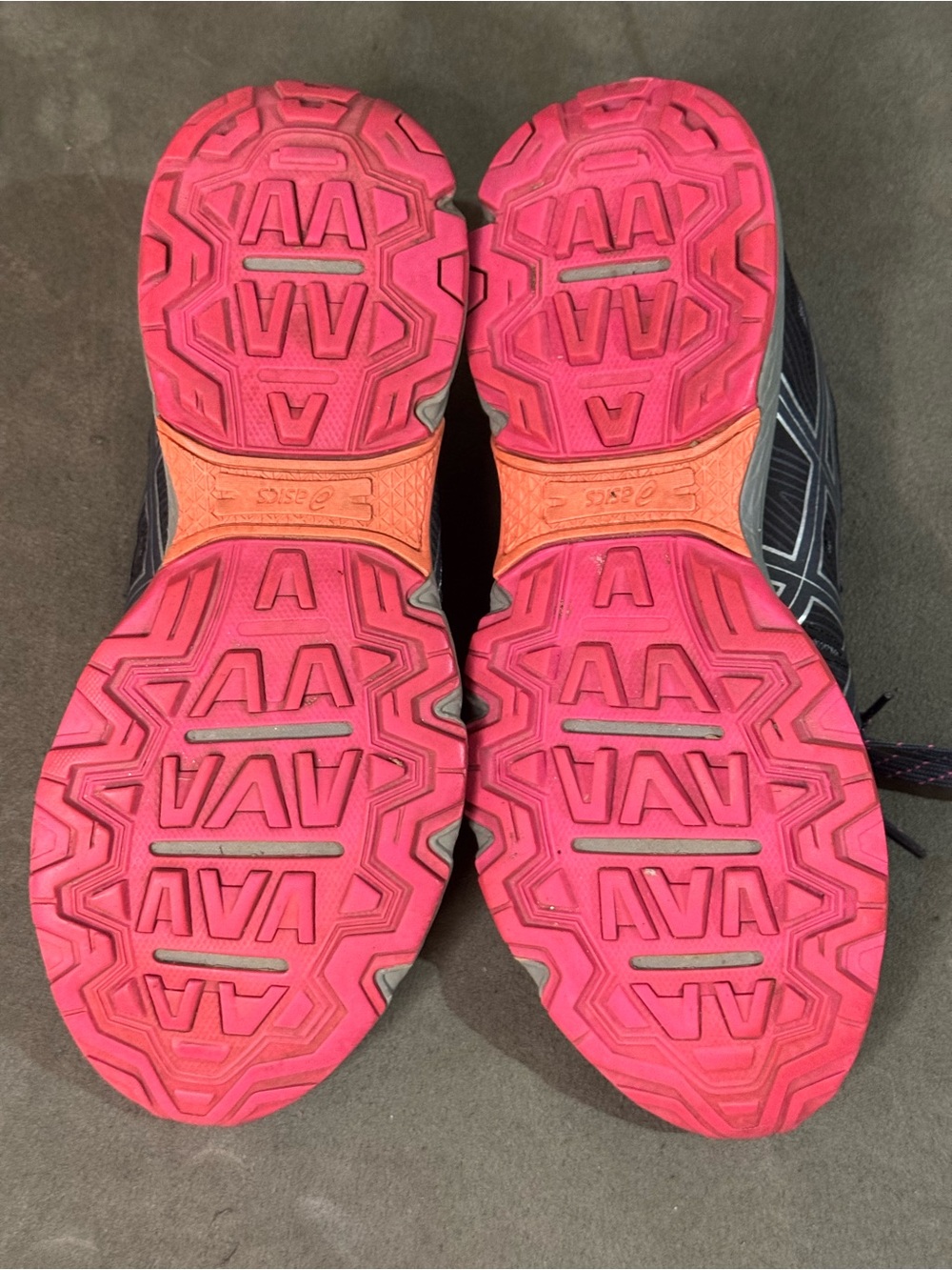 ASICS pink and grey women’s sneakers size 8 lightly worn - Picture 4 of 5